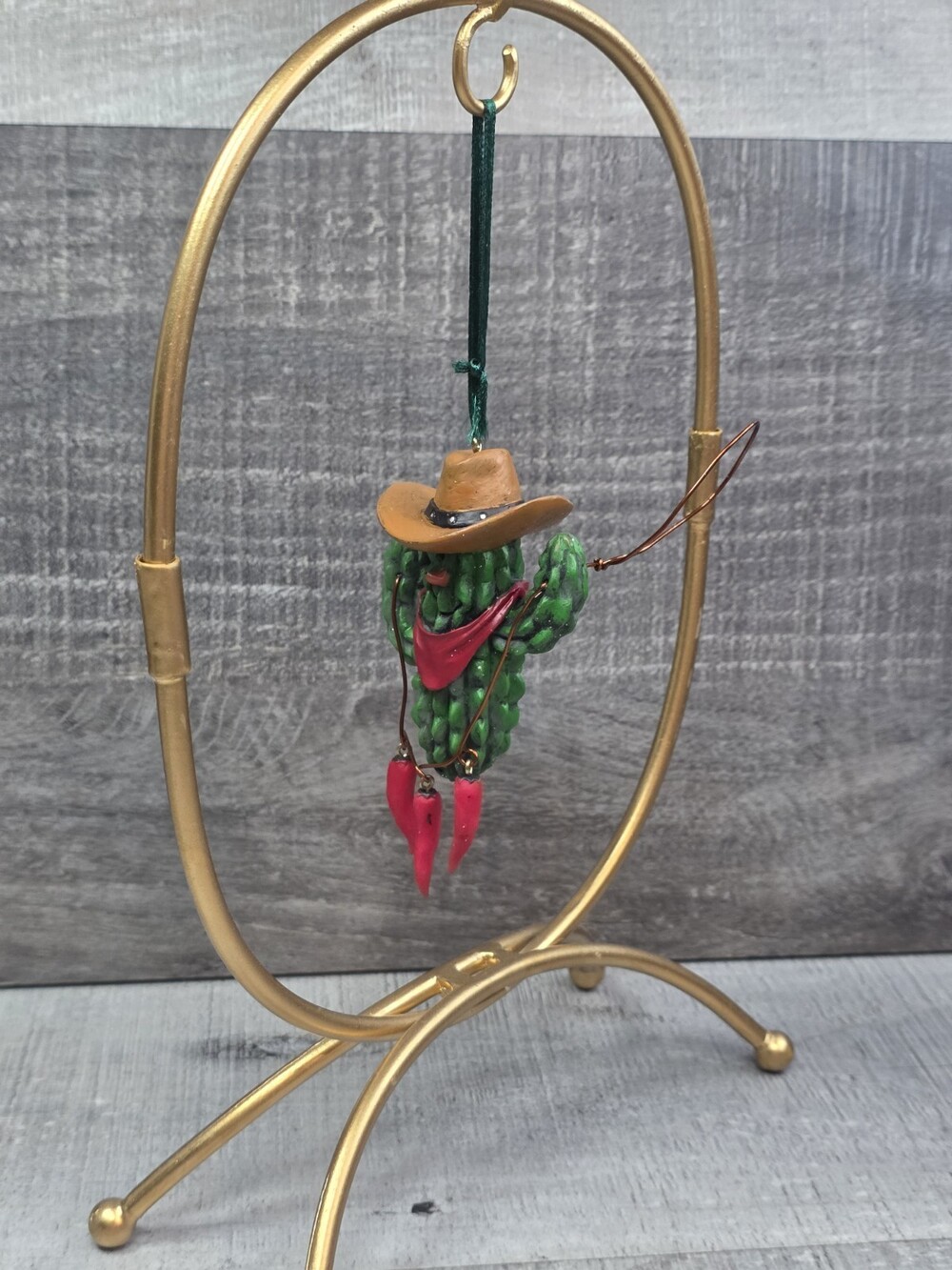 Cowboy Cactus Chili Peppers Sheriff Cowboy Hat Resin Ornament 200a28